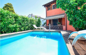 Cozy Home In Massarosa With Outdoor Swimming Pool